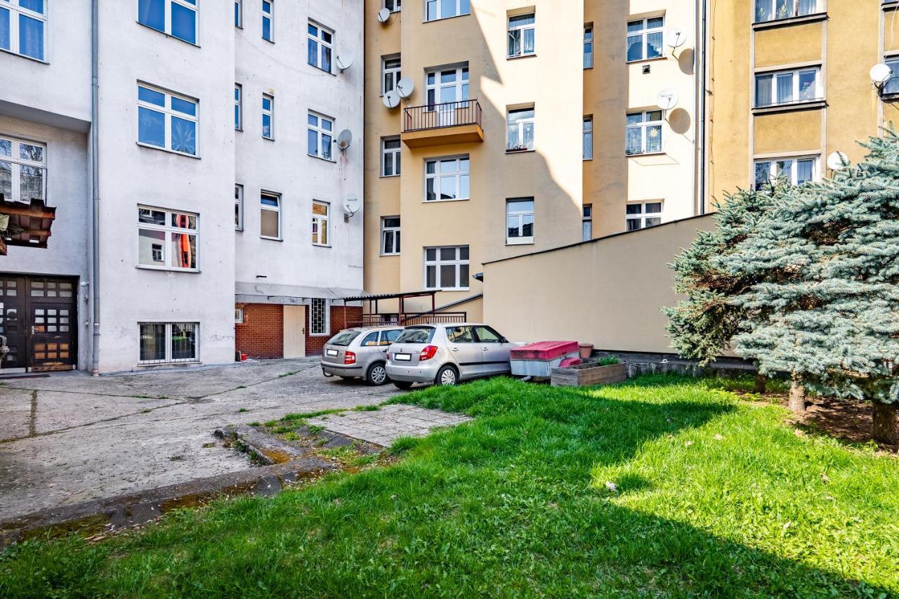 Apartment Happy Family Karlovy Vary Exterior photo